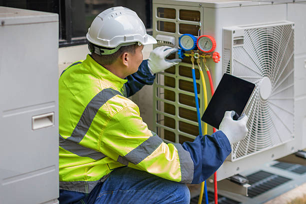 Professional Hvac technician working in Edwardsville, KS
